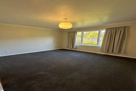 Photo of property in 5 Larsen Crescent, Tawa, Wellington, 5028