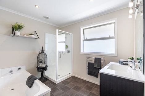 Photo of property in 8 Kitakita Grove, Motueka, 7120