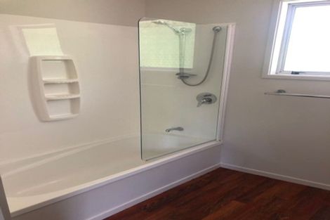 Photo of property in 136 Waimumu Road, Massey, Auckland, 0614