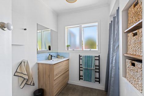 Photo of property in 1/46 Matipo Road, Mairangi Bay, Auckland, 0630