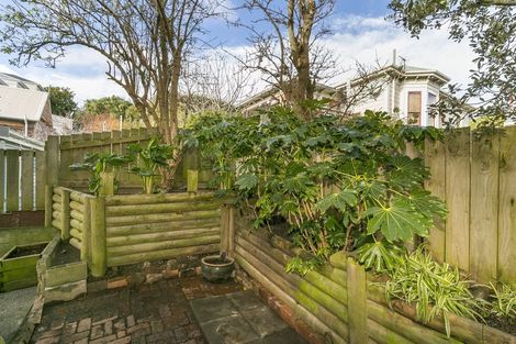 Photo of property in 8 Dawson Street, Berhampore, Wellington, 6023