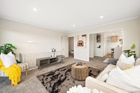 Photo of property in 2/36 Sealy Road, Torbay, Auckland, 0630