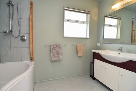 Photo of property in 127 Lincoln Road, Carterton, 5713