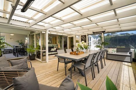 Photo of property in 22 Awanui Street, Merrilands, New Plymouth, 4312