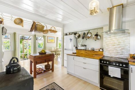 Photo of property in 98 Hanham Road, Kumeu, 0891