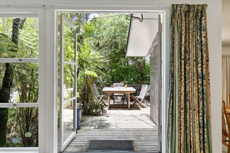 Photo of property in 75 Saddleback Rise, Murrays Bay, Auckland, 0630