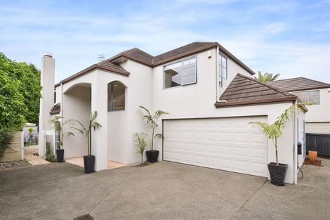 Photo of property in 31 Oakwood Grove, Eastern Beach, Auckland, 2012