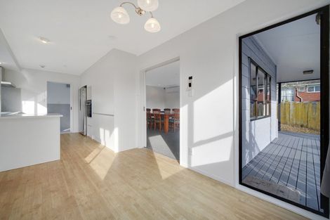 Photo of property in 2/19 Tane Street, New Lynn, Auckland, 0600