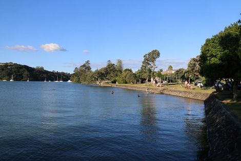 Photo of property in 2 Twin Wharf Road, Herald Island, Auckland, 0618