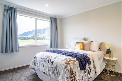Photo of property in 3 Tapuhikura Street, Waikanae, 5036