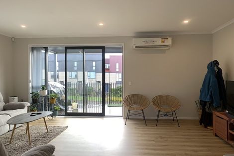 Photo of property in 5/4 Matimati Place, Hobsonville, Auckland, 0616