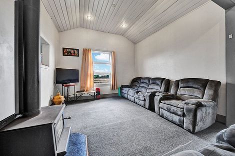 Photo of property in 70 Ketemarae Road, Normanby, Hawera, 4614