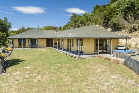 Photo of property in 159 Kina Beach Road, Tasman, Upper Moutere, 7173