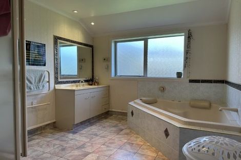 Photo of property in 66 Saint Andrews Drive, Bethlehem, Tauranga, 3110