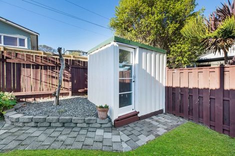 Photo of property in 1/81 Awaroa Road, Sunnyvale, Auckland, 0612