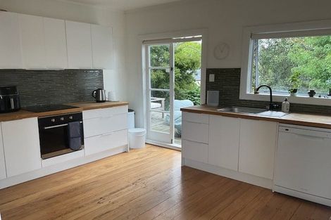 Photo of property in 18 Norman Road, Titirangi, Auckland, 0604