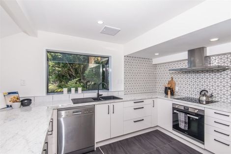 Photo of property in 33 Homebush Road, Khandallah, Wellington, 6035