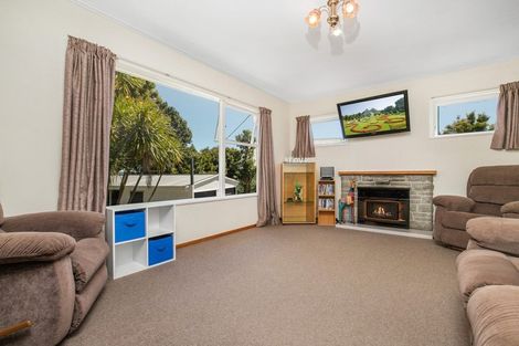 Photo of property in 16 Waitaki Street, Henderson, Auckland, 0612