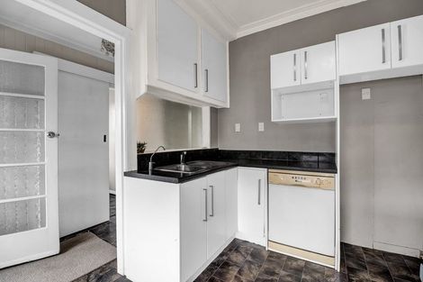 Photo of property in 181 Tukapa Street, Westown, New Plymouth, 4310