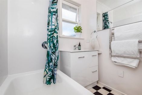 Photo of property in 81 Verbena Road, Birkdale, Auckland, 0626