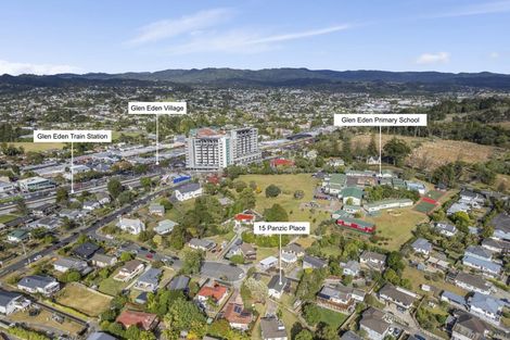Photo of property in 15 Panzic Place, Glen Eden, Auckland, 0602