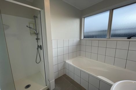 Photo of property in 6b Lisa Rise, Half Moon Bay, Auckland, 2012