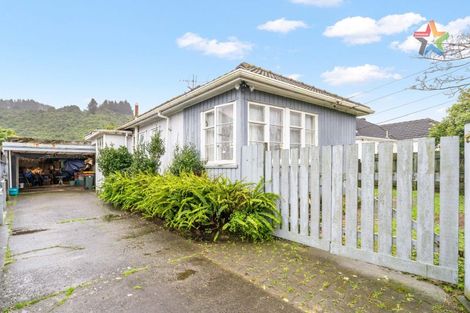Photo of property in 33 Compton Crescent, Taita, Lower Hutt, 5011
