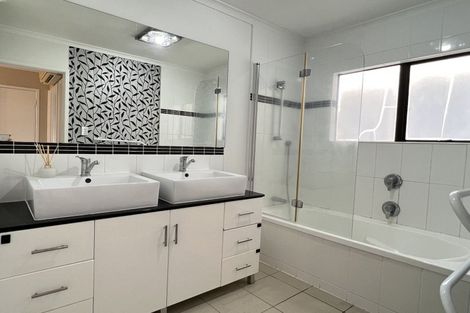 Photo of property in 1/13a Kitewao Street, Northcote, Auckland, 0627