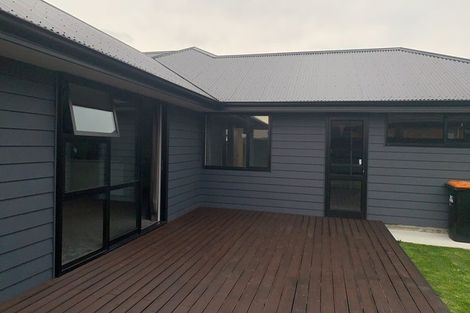 Photo of property in 19a Chestnut Close, Kelvin Grove, Palmerston North, 4414