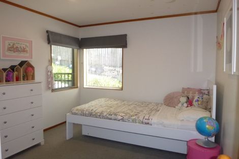 Photo of property in 2/24 Nigel Road, Browns Bay, Auckland, 0630