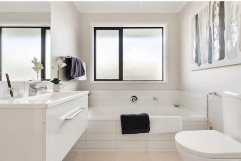 Photo of property in 7 Rarangi Mai Lane, Karaka, 2113