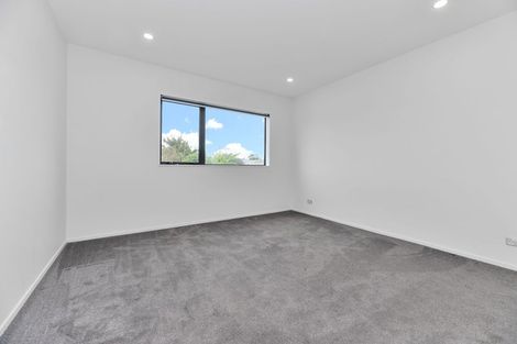 Photo of property in 18b Riverpark Crescent, Henderson, Auckland, 0610