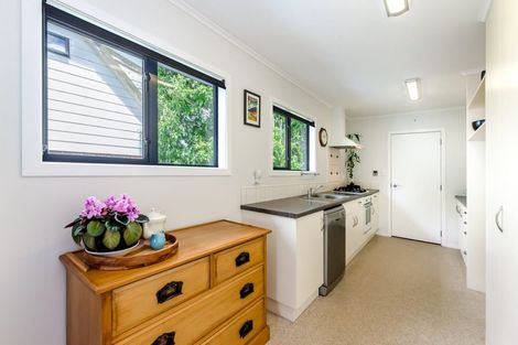 Photo of property in 290 Te Moana Road, Waikanae, 5036
