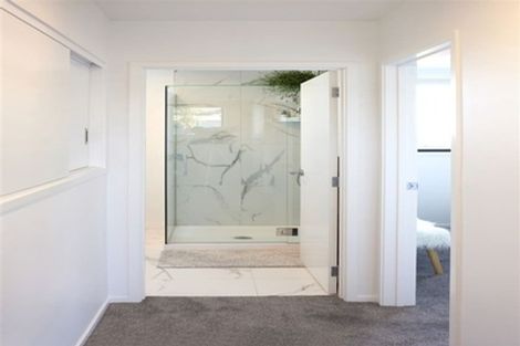 Photo of property in 52c Vodanovich Road, Te Atatu South, Auckland, 0610