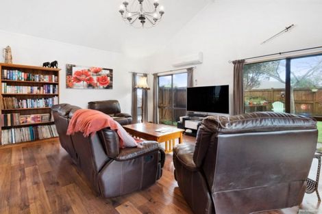 Photo of property in 75 St Annes Crescent, Wattle Downs, Auckland, 2103
