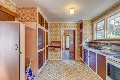 Photo of property in 19 Franklyn Road, Tawa, Wellington, 5028