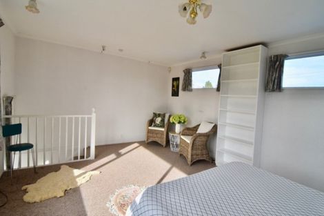 Photo of property in 18 Kent Street, Carterton, 5713