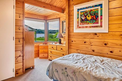 Photo of property in 31 Motukaraka Point, Pauatahanui, Porirua, 5381