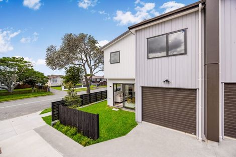 Photo of property in 13a John Walker Drive, Manurewa, Auckland, 2102