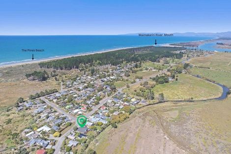 Photo of property in 79 Dunns Avenue, The Pines Beach, 7630