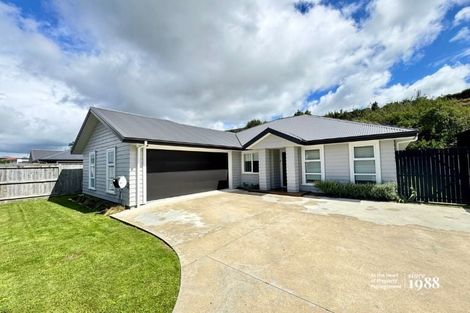 Photo of property in 31 Freedom Drive, Kelvin Grove, Palmerston North, 4414