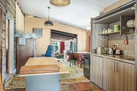 Photo of property in 19 Milne Street, Hunterville, 4730