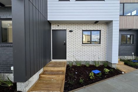 Photo of property in 61 Paetai Lane, Te Atatu Peninsula, 0610