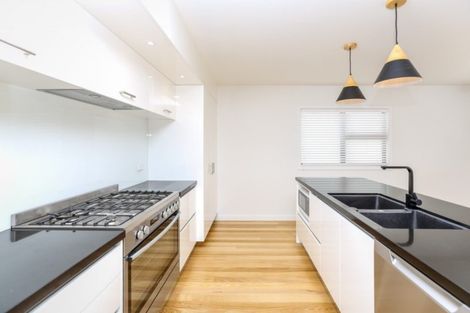 Photo of property in 116 Vivian Street, New Plymouth, 4310