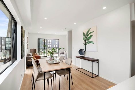 Photo of property in 19 Papatahi Lane, Flat Bush, Auckland, 2019