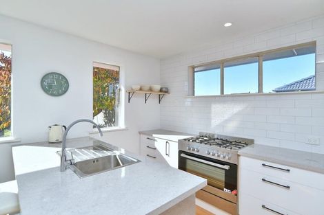 Photo of property in 13 Lyndhurst Crescent, Aranui, Christchurch, 8061