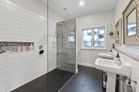 Photo of property in 16 Endeavour Avenue, Flagstaff, Hamilton, 3210