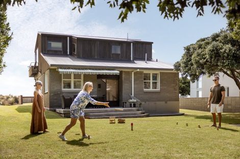 Photo of property in 69 Marine Parade, Mount Maunganui, 3116