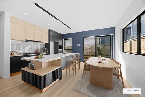 Photo of property in 339b Bucklands Beach Road, Bucklands Beach, Auckland, 2012