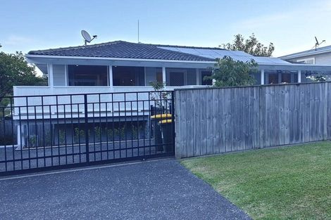 Photo of property in 48 Lynden Avenue, Hillcrest, Auckland, 0627